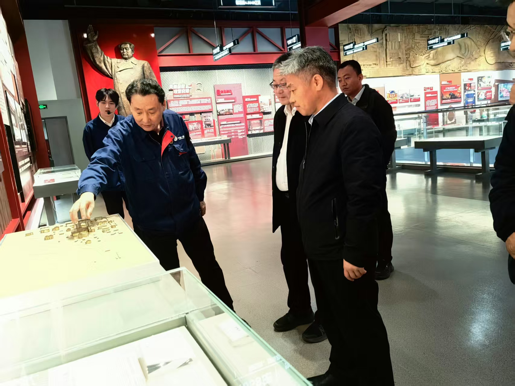展览馆旅行 (1).jpg